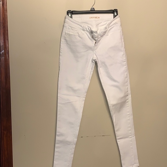 White Levi Skinny Jeans - Picture 1 of 4